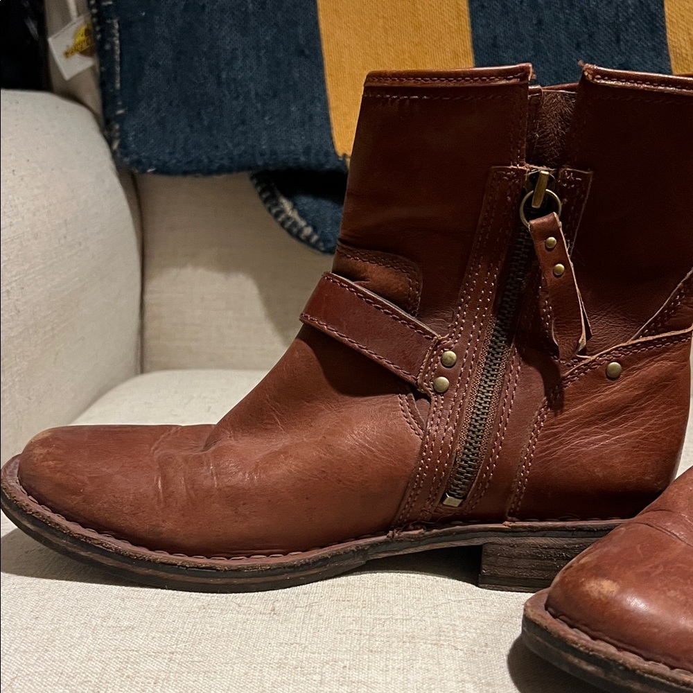 UGG Chestnut Leather Buckle Boots - Picture 3 of 7